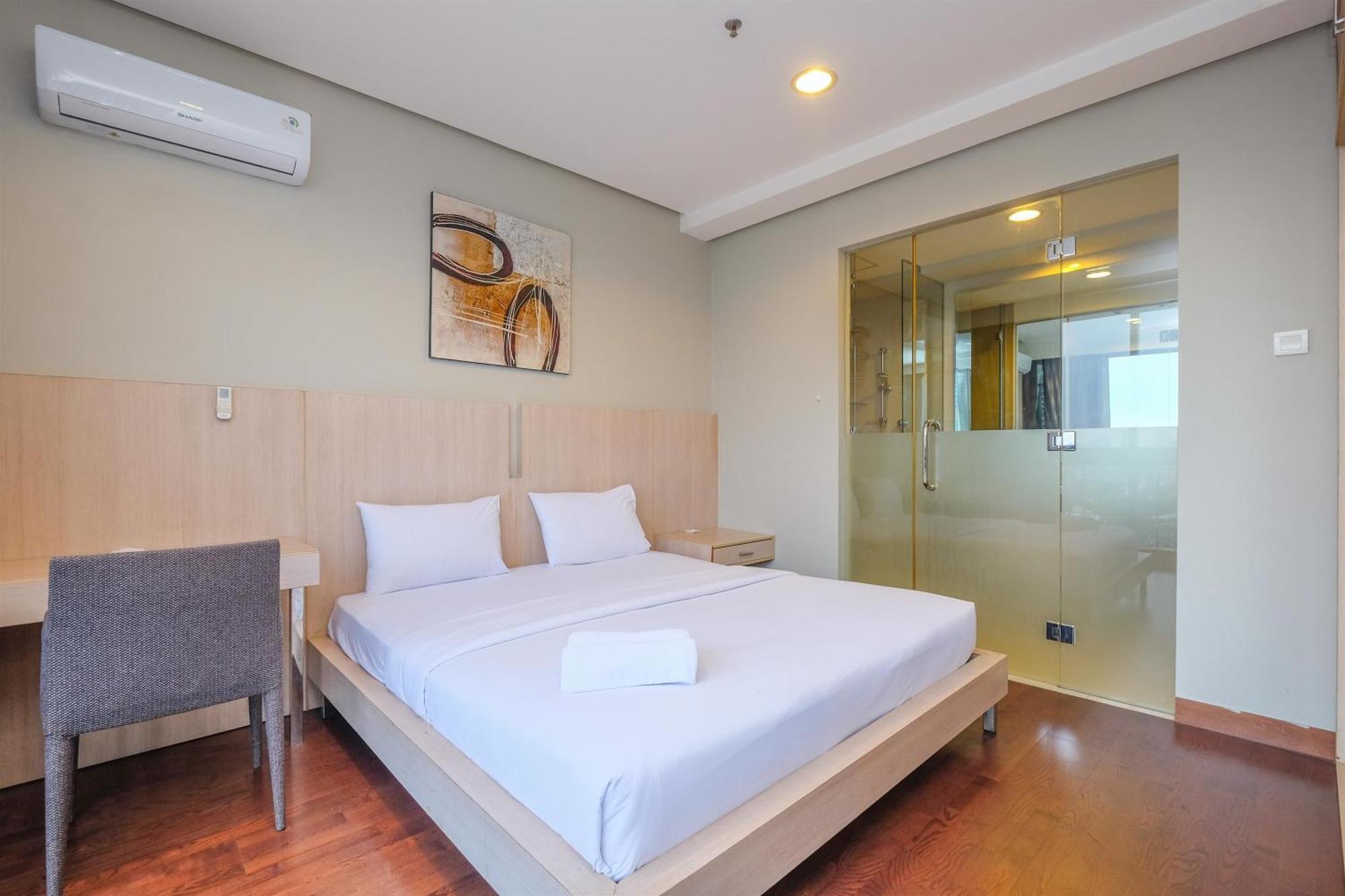 Exclusive And Comfy Kemang Mansion By Travelio * Jakarta
