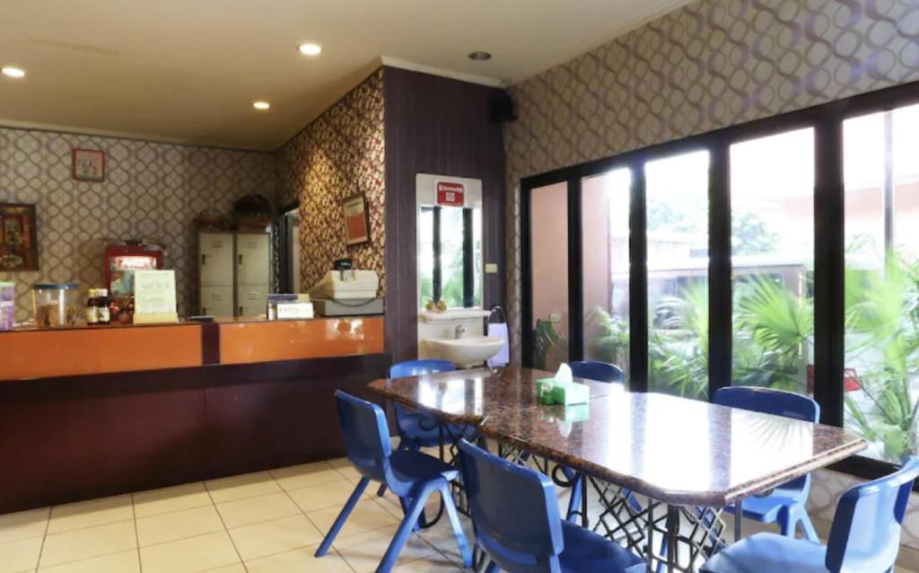 678 Kemang Powered By Cocotel Khách sạn Jakarta