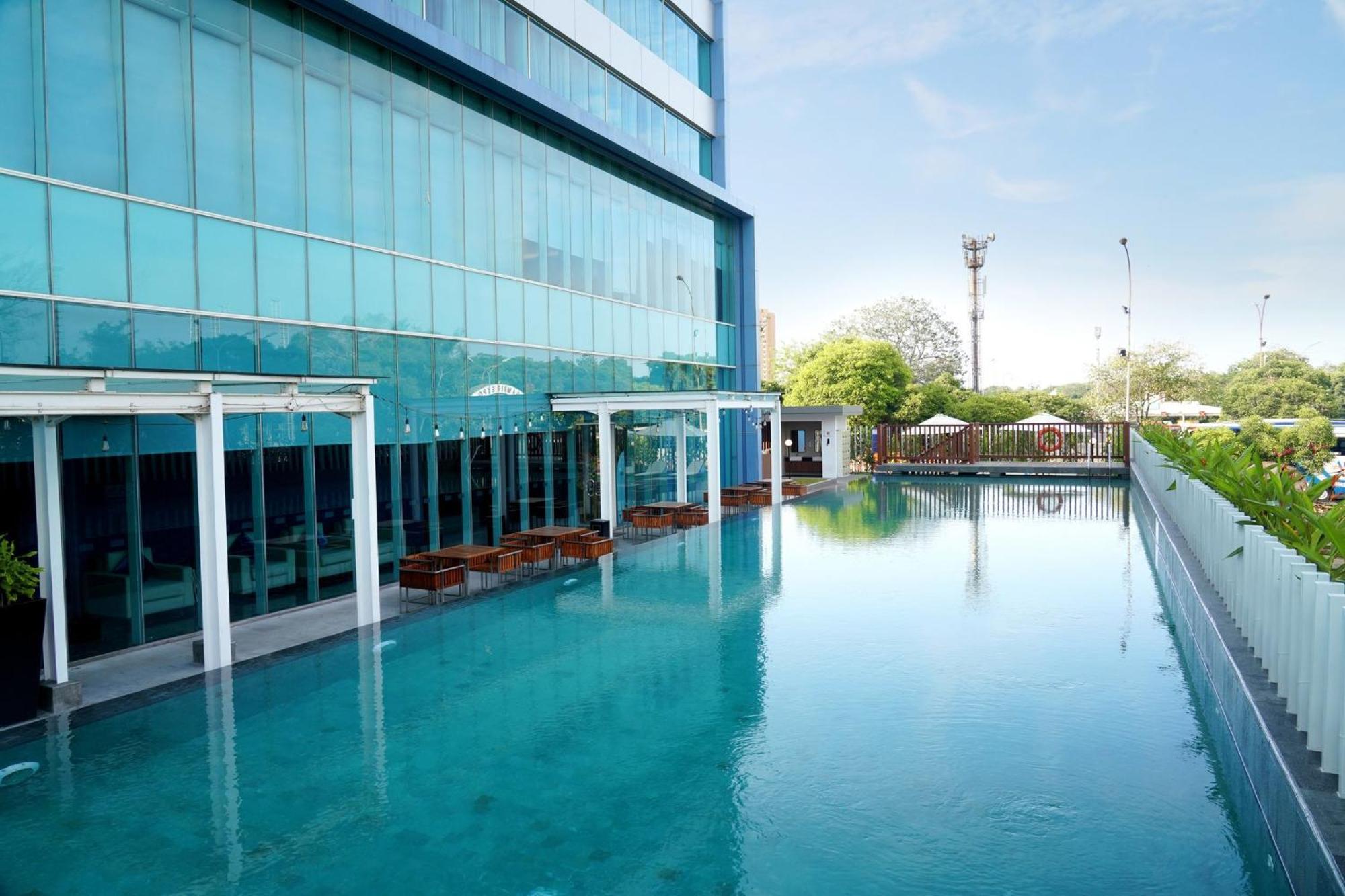 Express International Expo By Ihg Hotel 3*