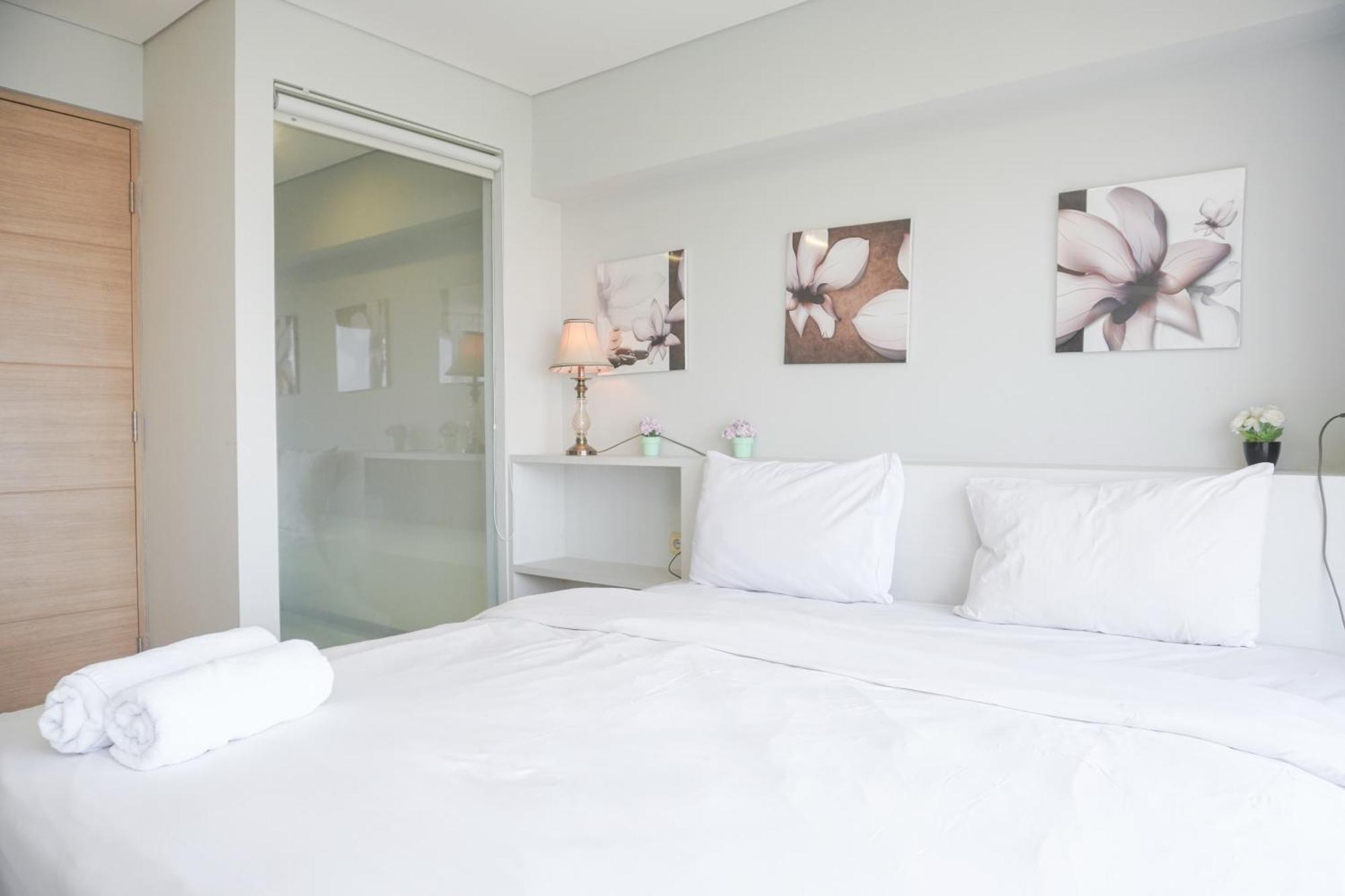 Apartment Comfy And Spacious 2br Loft Maqna By Travelio