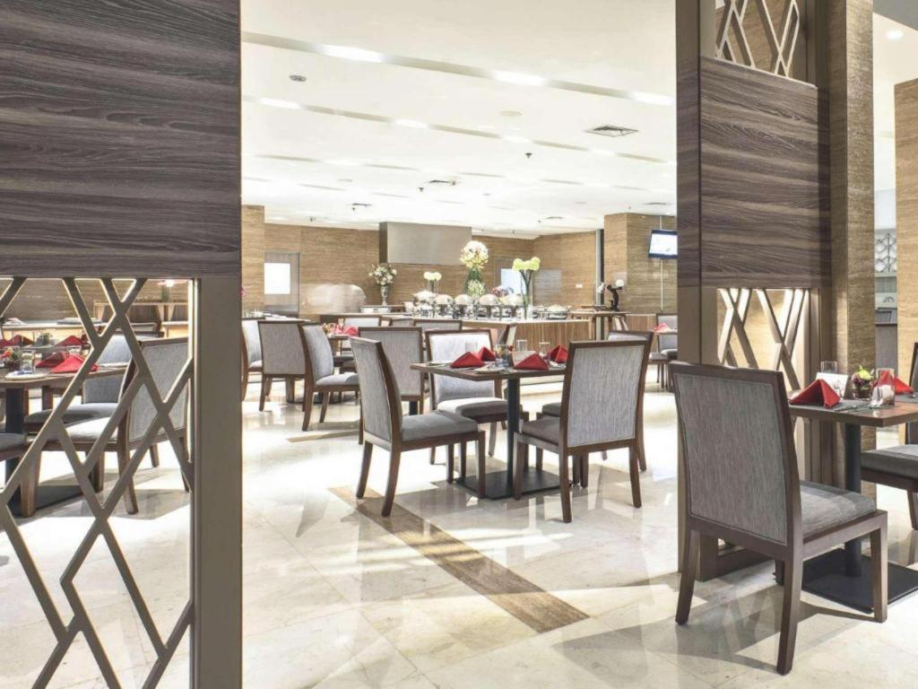 Khách sạn Grandhika Iskandarsyah 4*