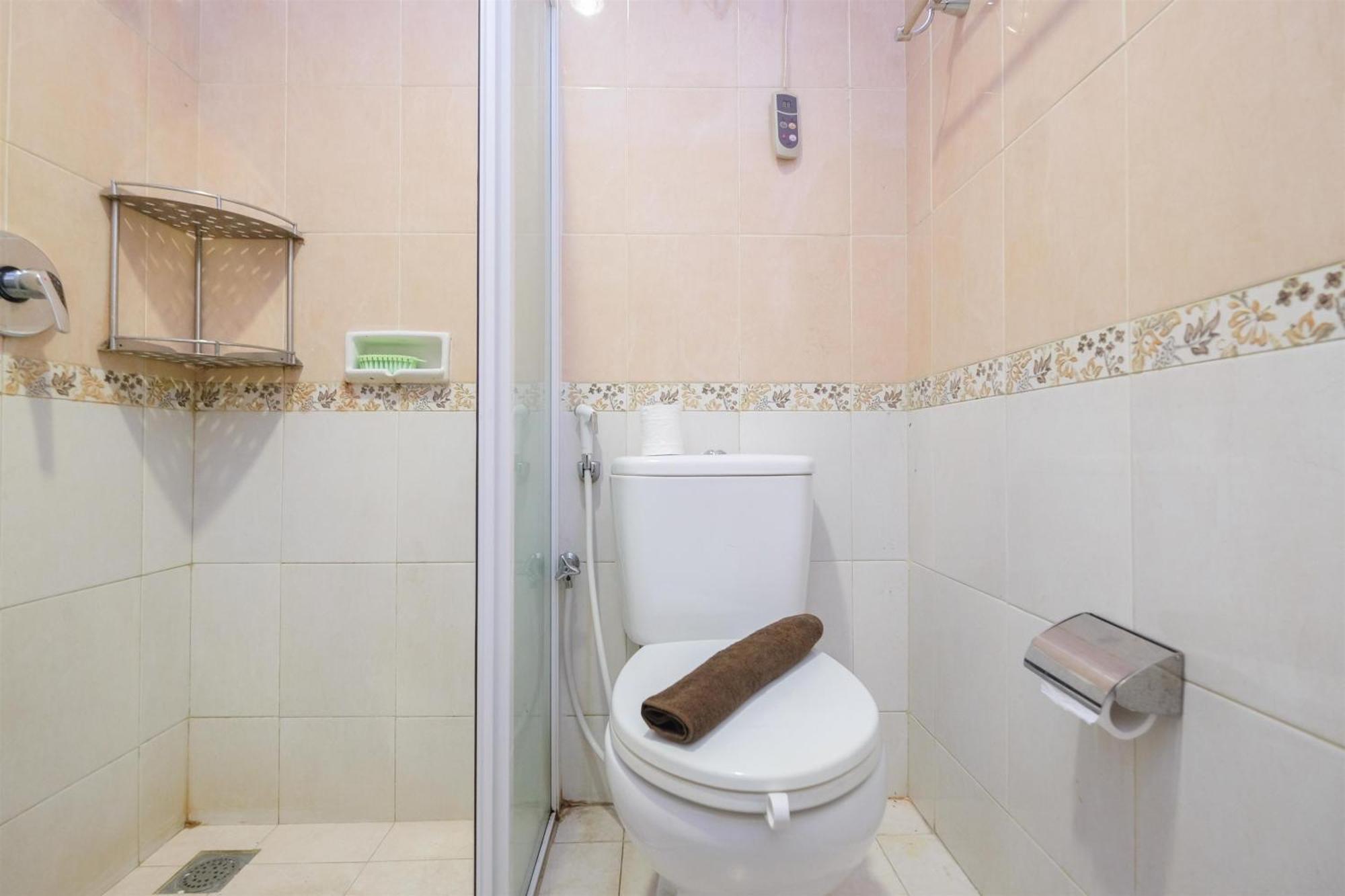 Comfort And Strategic 1br At The Boulevard By Travelio Apartment Jakarta