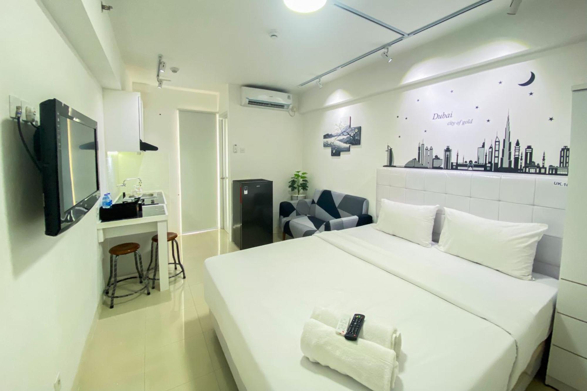 Modern Design And Cozy At Bassura By Travelio Jakarta