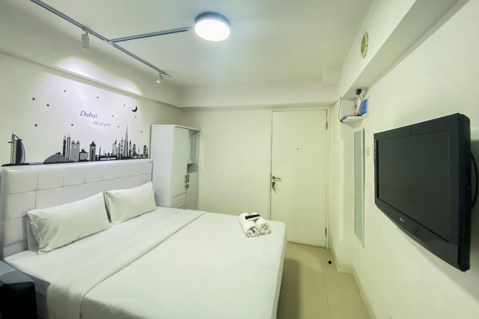 Modern Design And Cozy At Bassura By Travelio Apartemen *