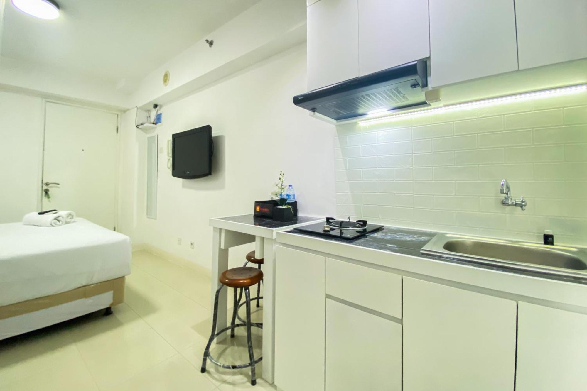 Modern Design And Cozy At Bassura By Travelio Jakarta