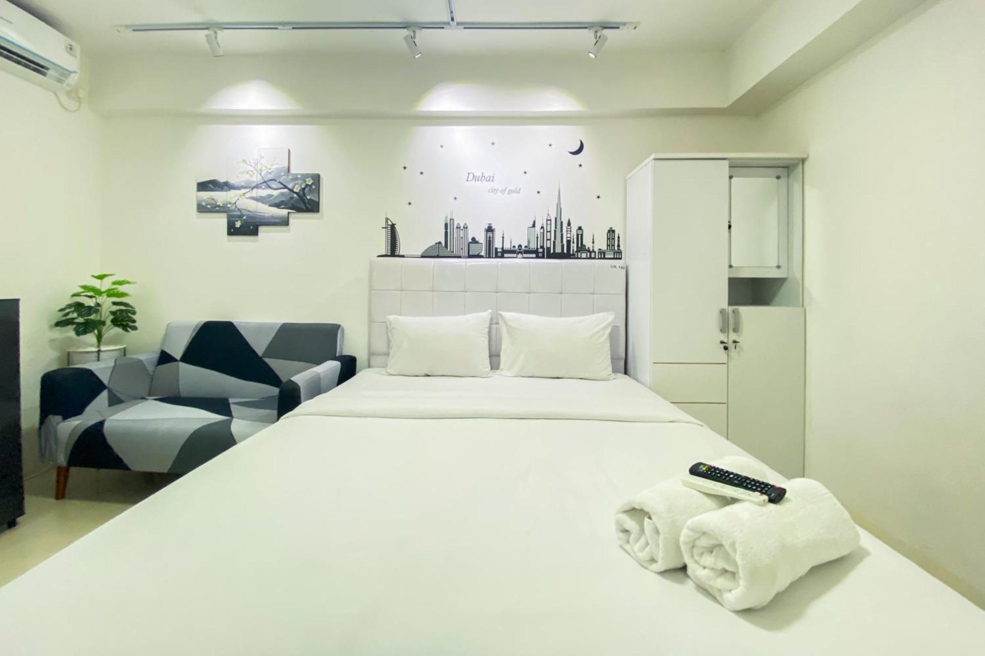 Modern Design And Cozy At Bassura By Travelio