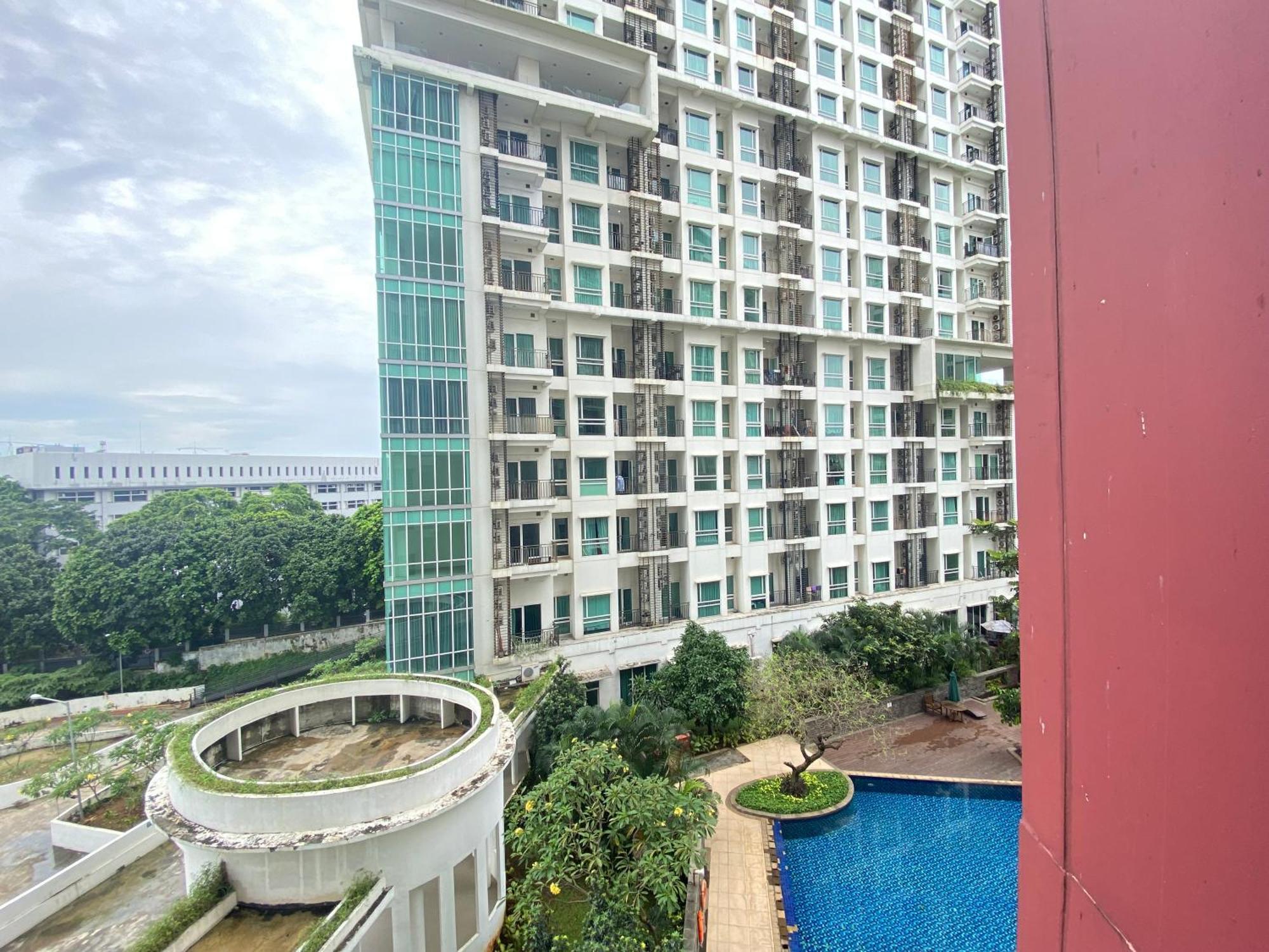 Comfy And Minimalist 1br At Woodland Park By Travelio * Jakarta