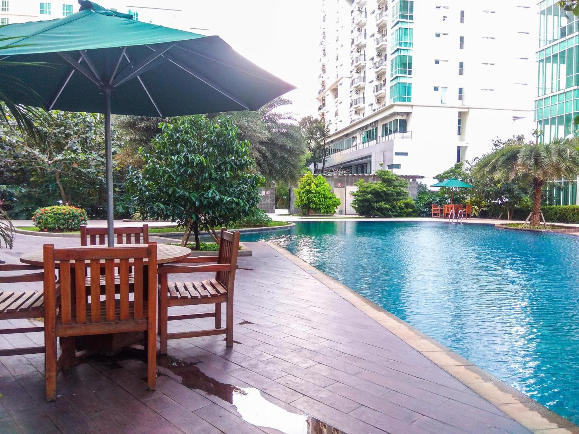 Comfy And Minimalist 1br At Woodland Park By Travelio * Jakarta