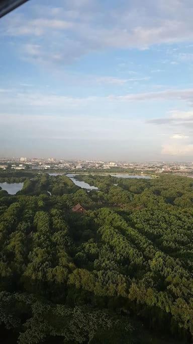 Luxury Sea View Free Wifi And Cozy Gold Coast Pik Next To Oakwood By Blezz Apartemen