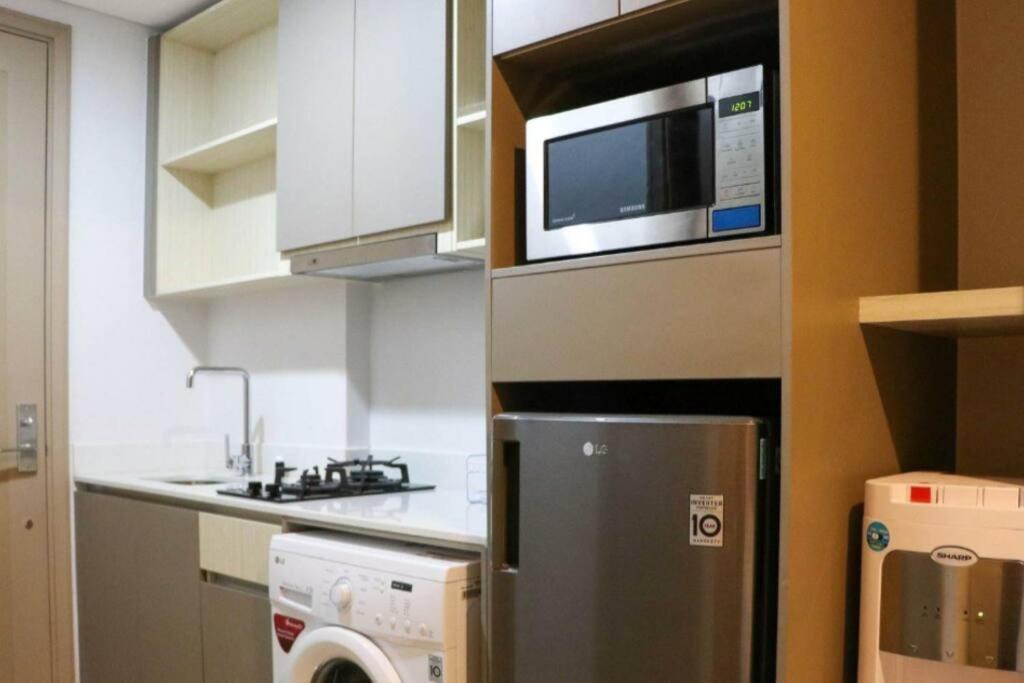 Apartemen Luxury Sea View Free Wifi And Cozy Gold Coast Pik Next To Oakwood By Blezz