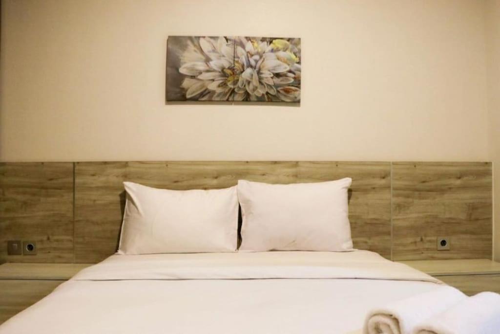 Apartemen Luxury Sea View Free Wifi And Cozy Gold Coast Pik Next To Oakwood By Blezz *