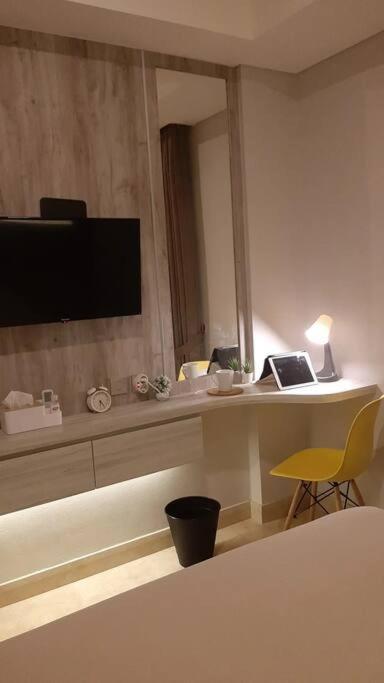 Luxury Sea View Free Wifi And Cozy Gold Coast Pik Next To Oakwood By Blezz Jakarta