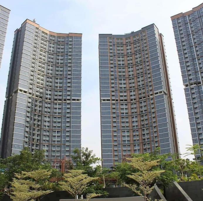 Luxury Sea View Free Wifi And Cozy Gold Coast Pik Next To Oakwood By Blezz *