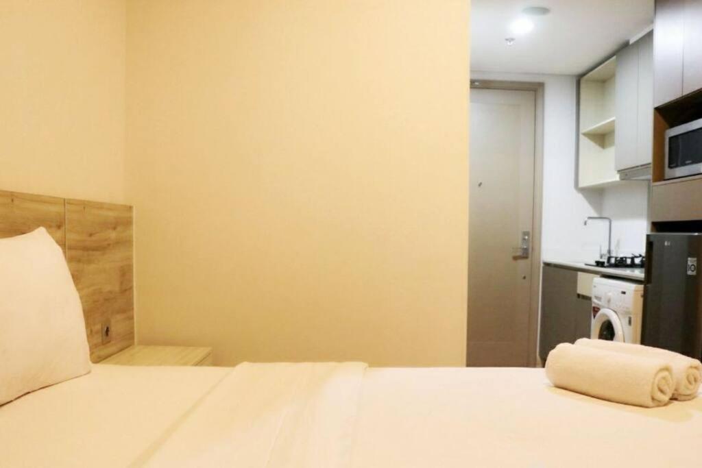 Apartemen Luxury Sea View Free Wifi And Cozy Gold Coast Pik Next To Oakwood By Blezz *