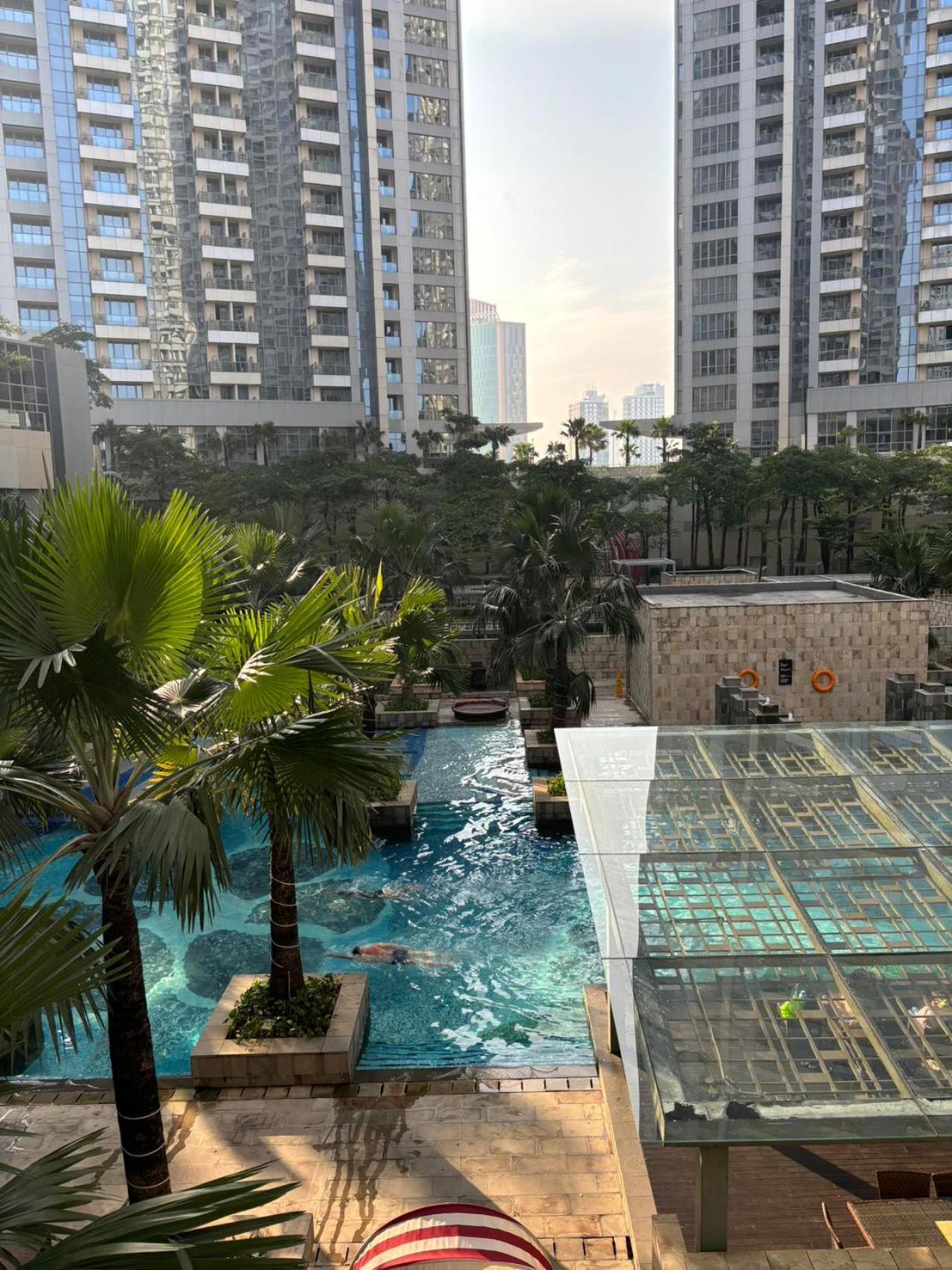 Cozy Modern 1br With Netflix 50 Inc Tv Pangsapuri Jakarta