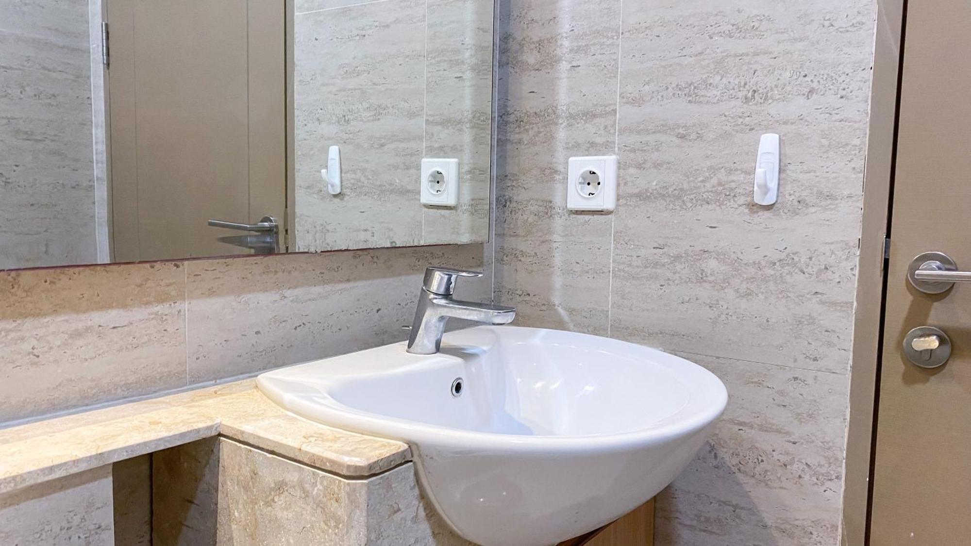 Spacious And Comfort 3br At Gold Coast By Travelio Jakarta