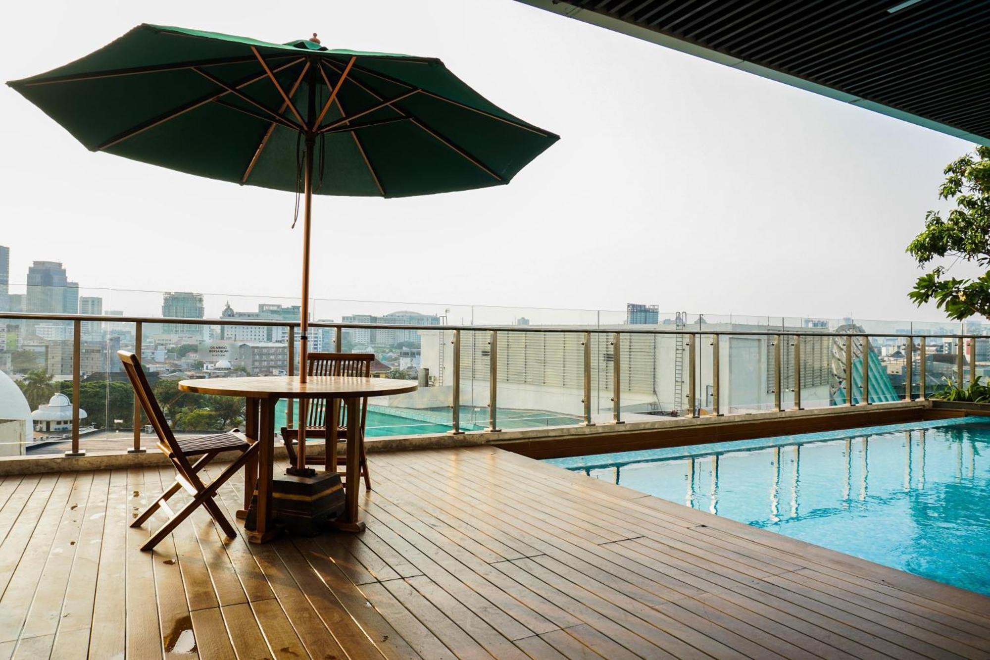 Modern Look And Comfy 2br At Menteng Park By Travelio * Jakarta