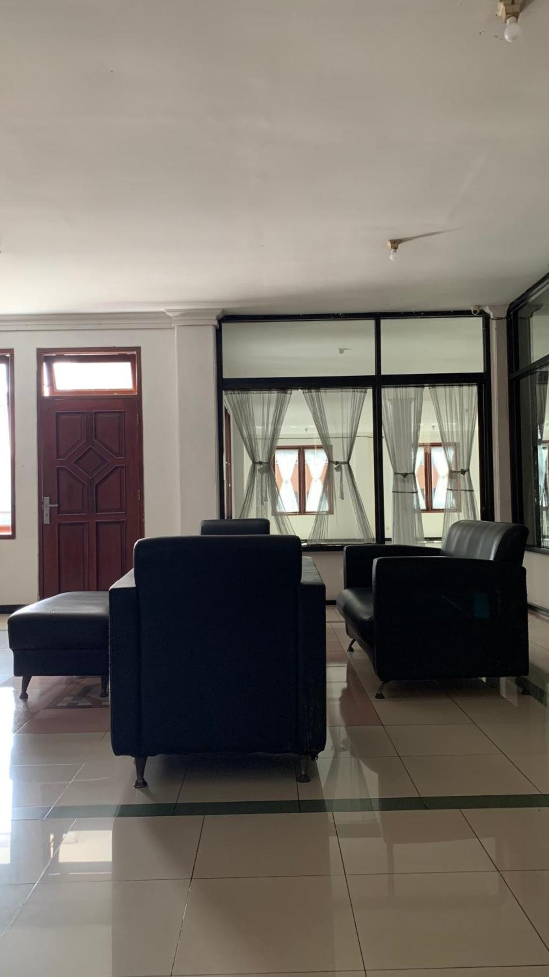 Hotel Spot On 94142 Al Fatih Syariah 2 Jakarta