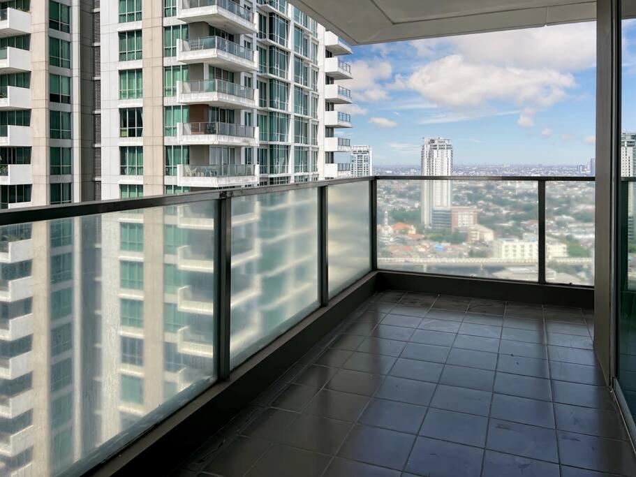 Apartment Luxury 3br Kemang Village With Netflix, Wifi, Pool By 2ndhome