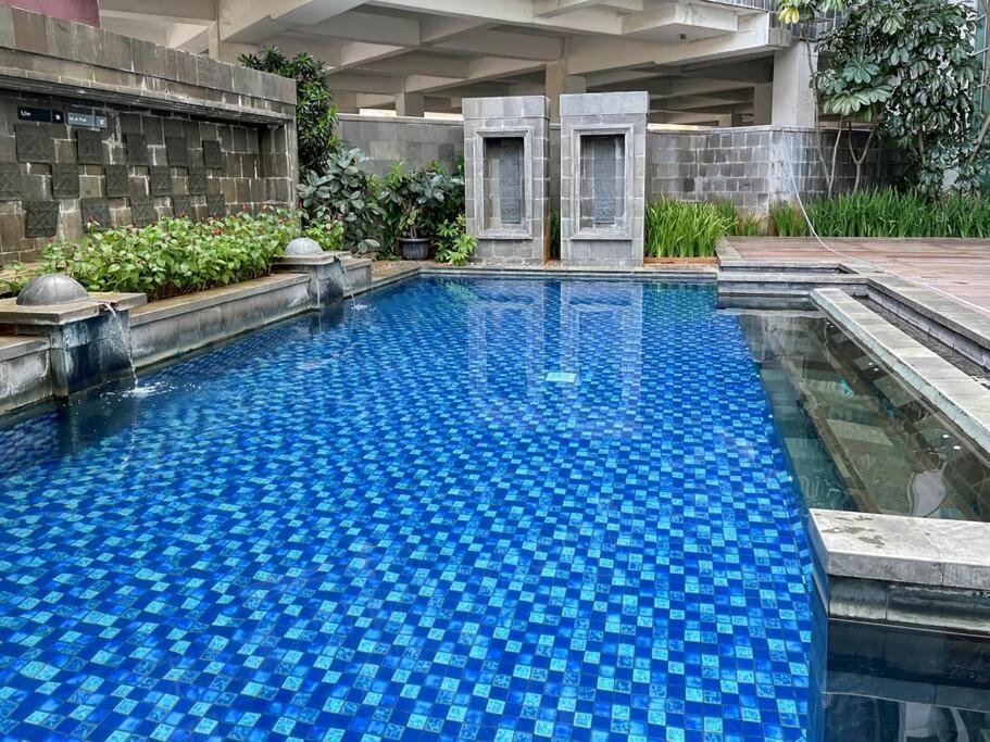 Pangsapuri Luxury 3br Kemang Village With Netflix, Wifi, Pool By 2ndhome