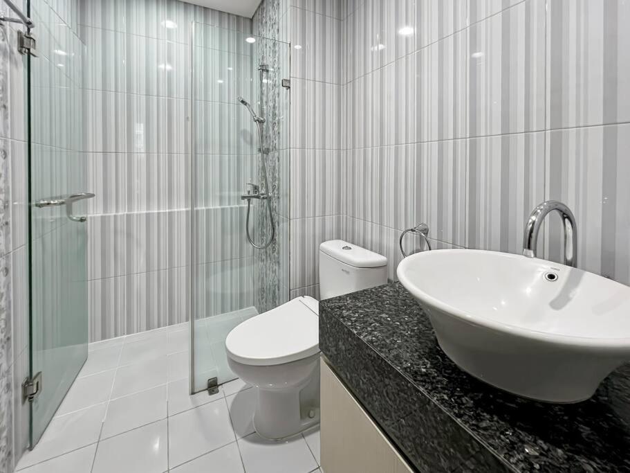 Pangsapuri Luxury 3br Kemang Village With Netflix, Wifi, Pool By 2ndhome *