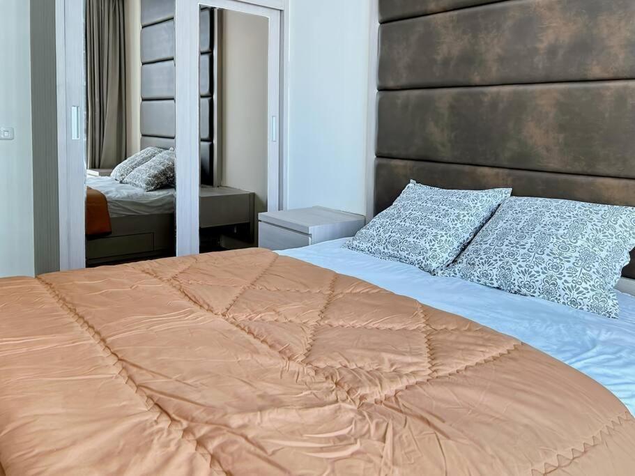 Luxury 3br Kemang Village With Netflix, Wifi, Pool By 2ndhome Pangsapuri Jakarta
