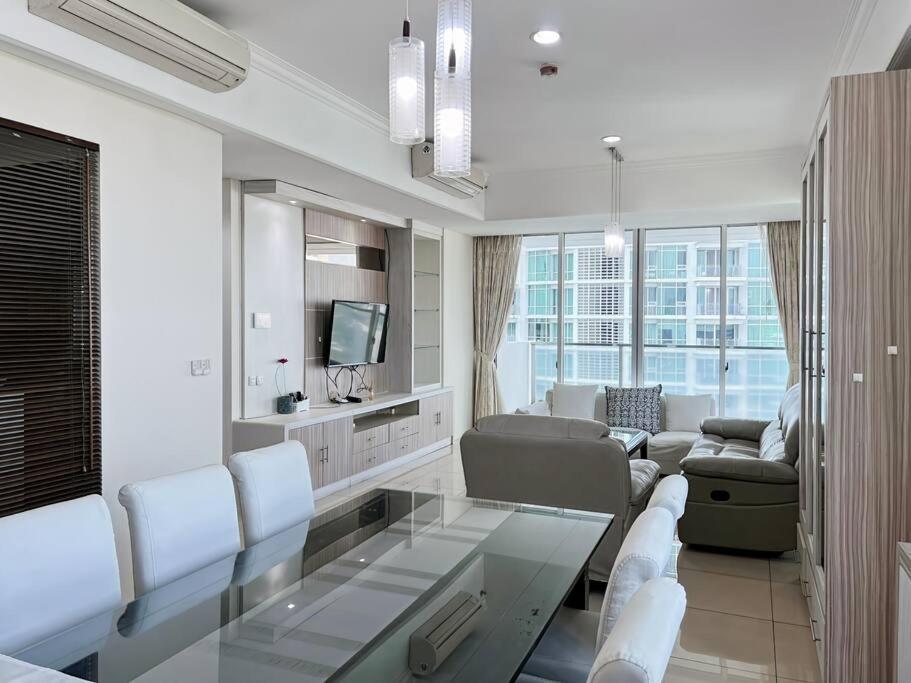 Apartment Luxury 3br Kemang Village With Netflix, Wifi, Pool By 2ndhome Jakarta