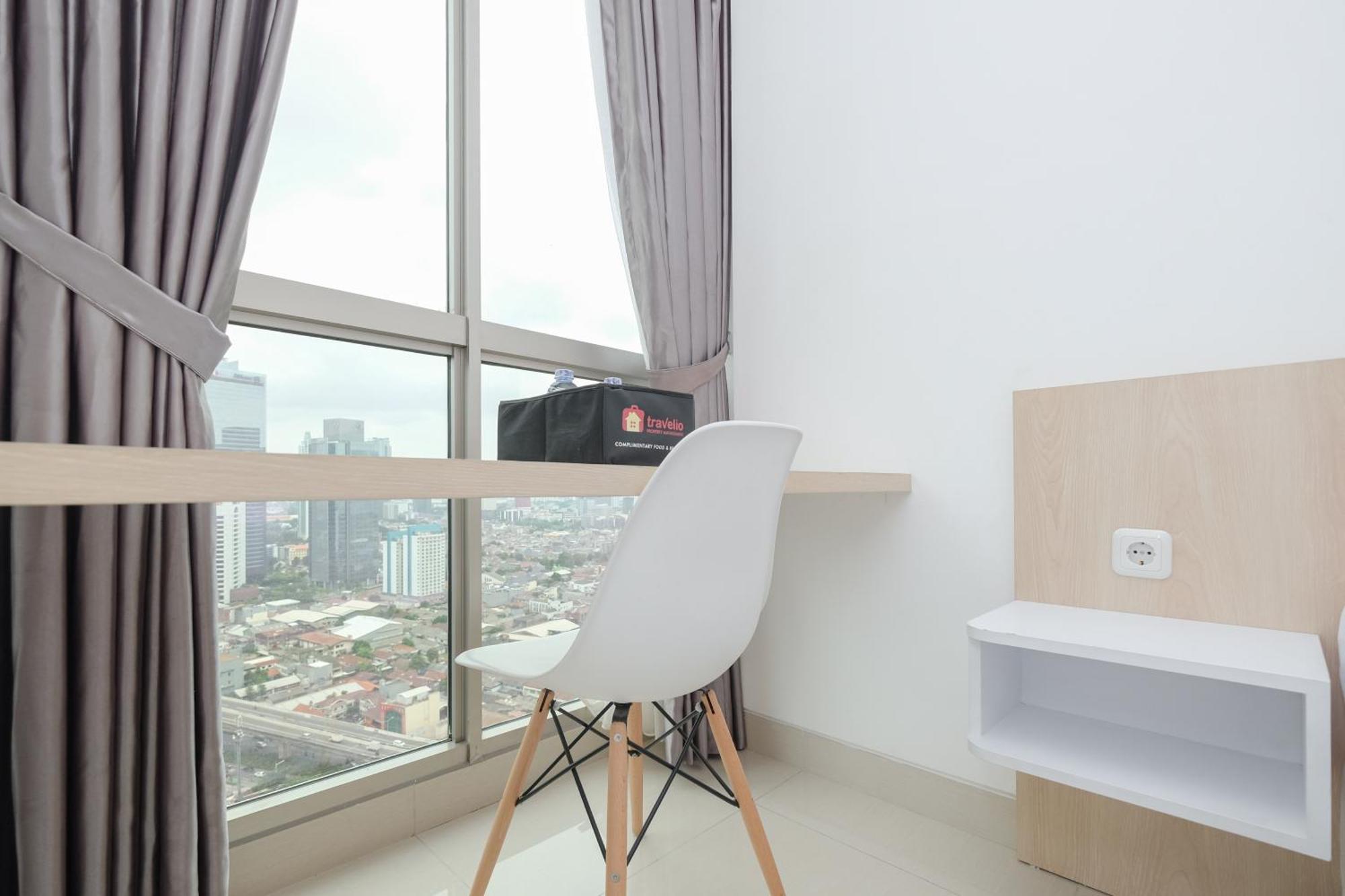 Căn hộ Comfort And Warm At Ciputra World 2 By Travelio