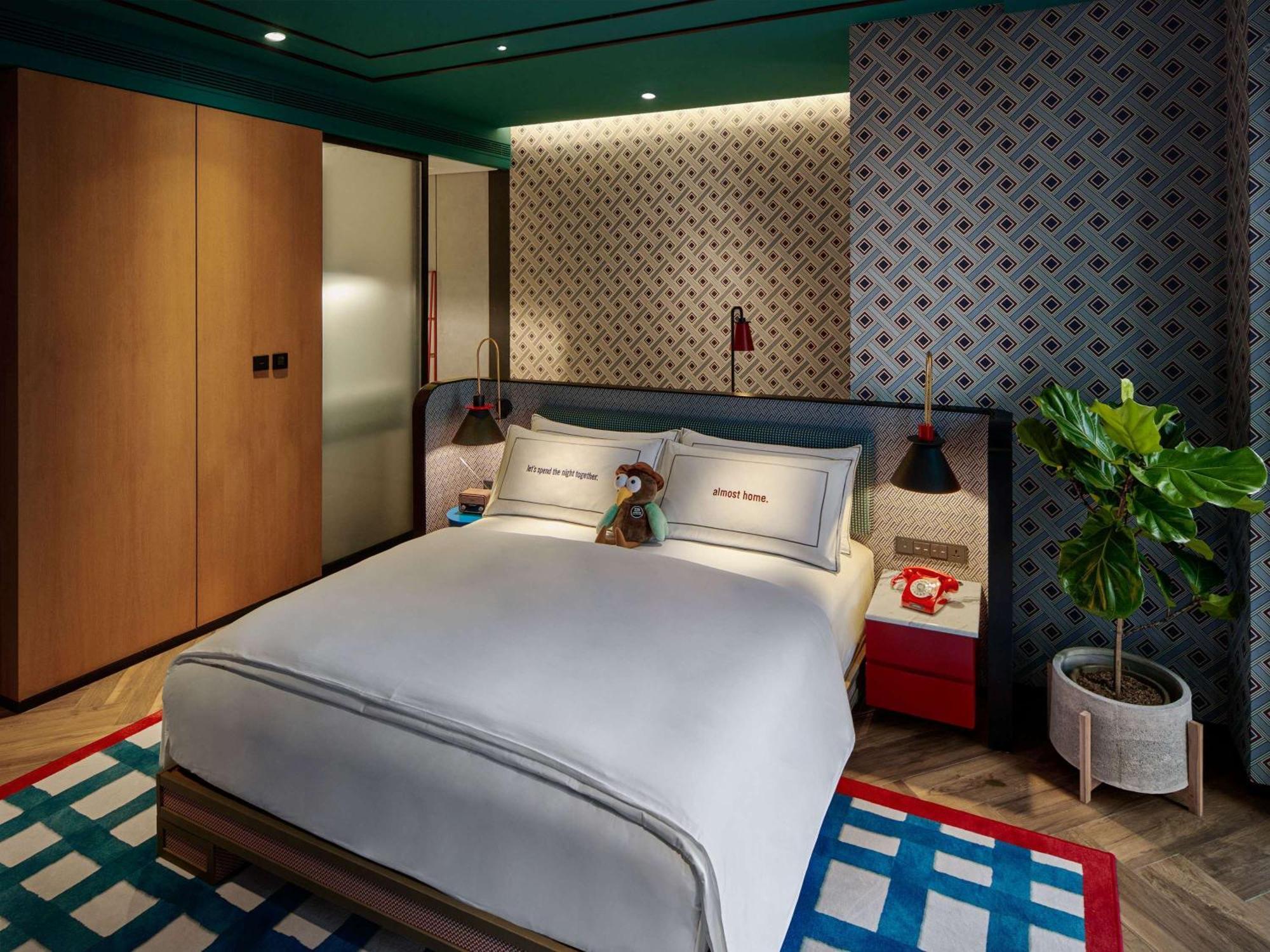 25hours The Oddbird Hotel 5*