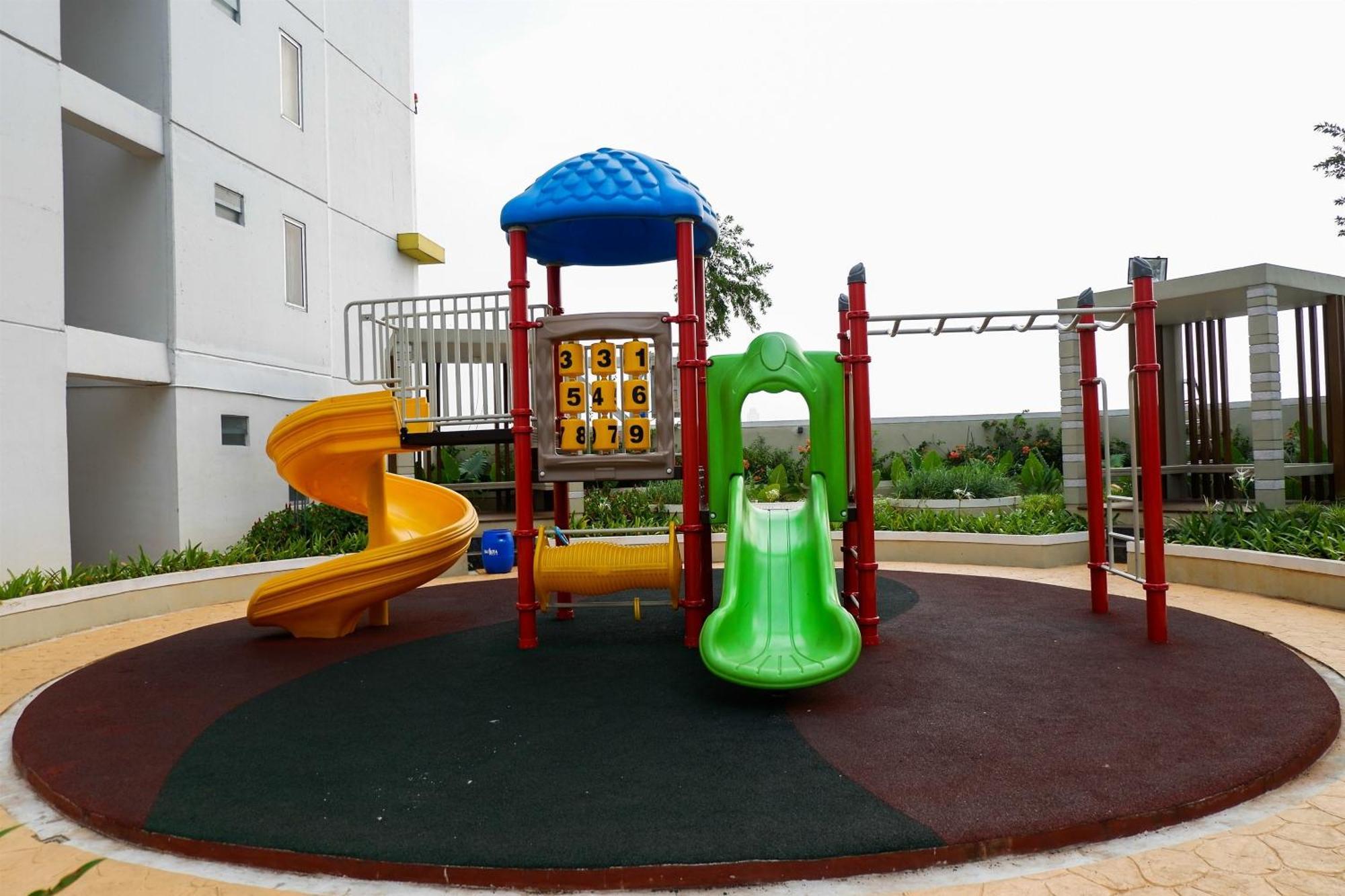 Apartment Comfy And Tranquil 2br Bassura Near Mall By Travelio *