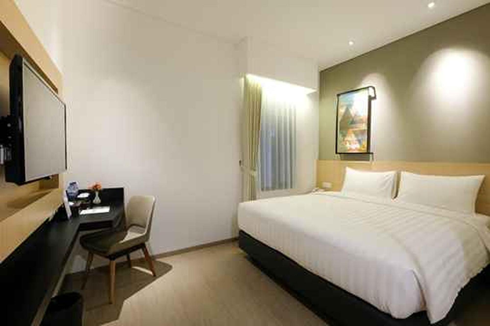 Hotel 88 Blok M By Wh Jakarta