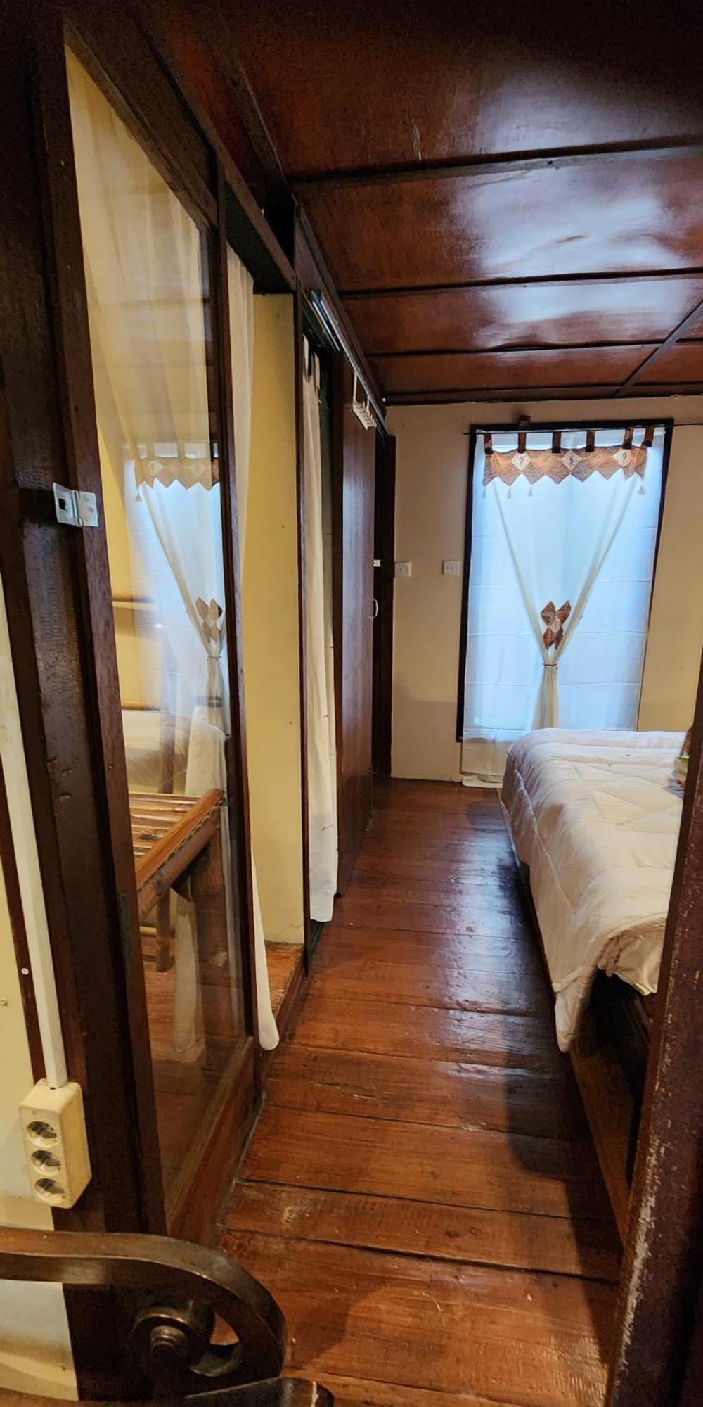 Nila House, Sharia Family 5*