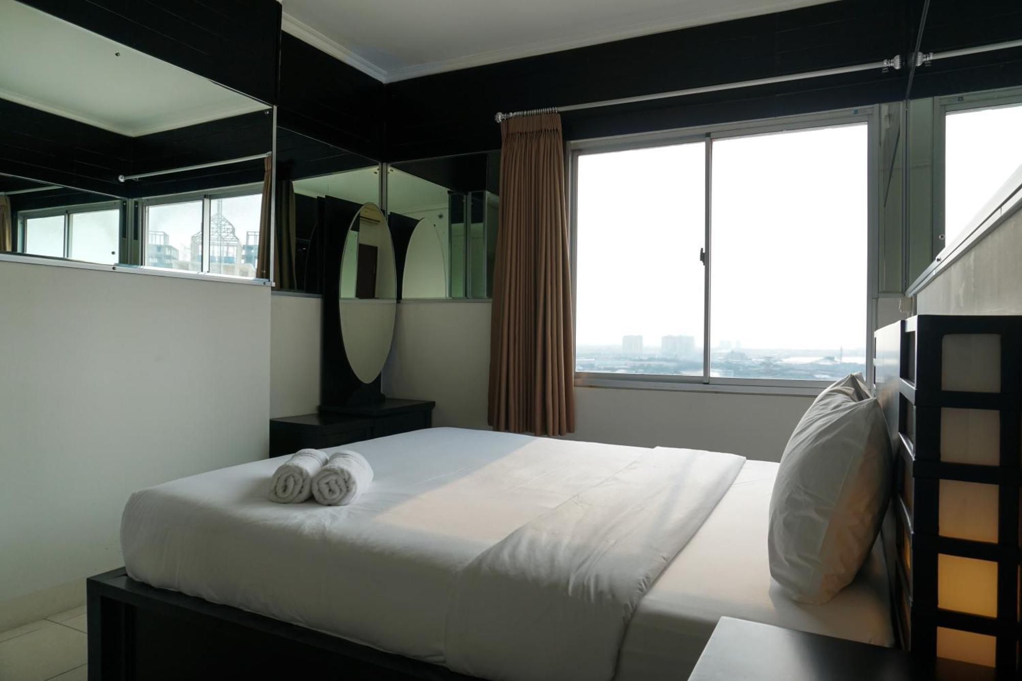 2br With Study Seaview At Marina Ancol By Travelio * Jakarta