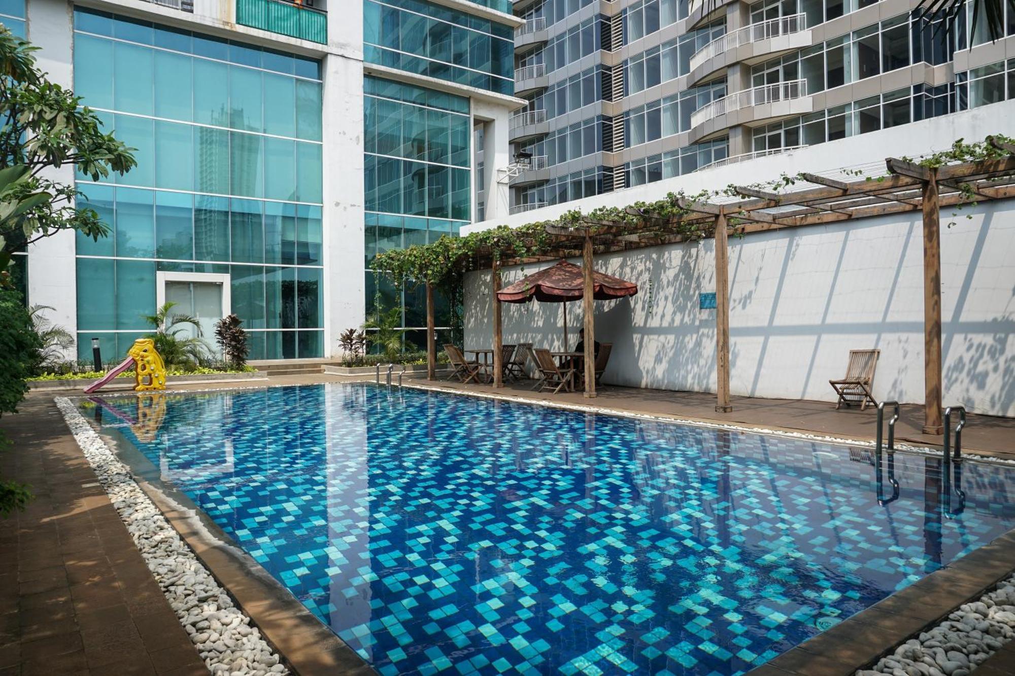 Apartment Spacious 3br Ambassade Kuningan By Travelio
