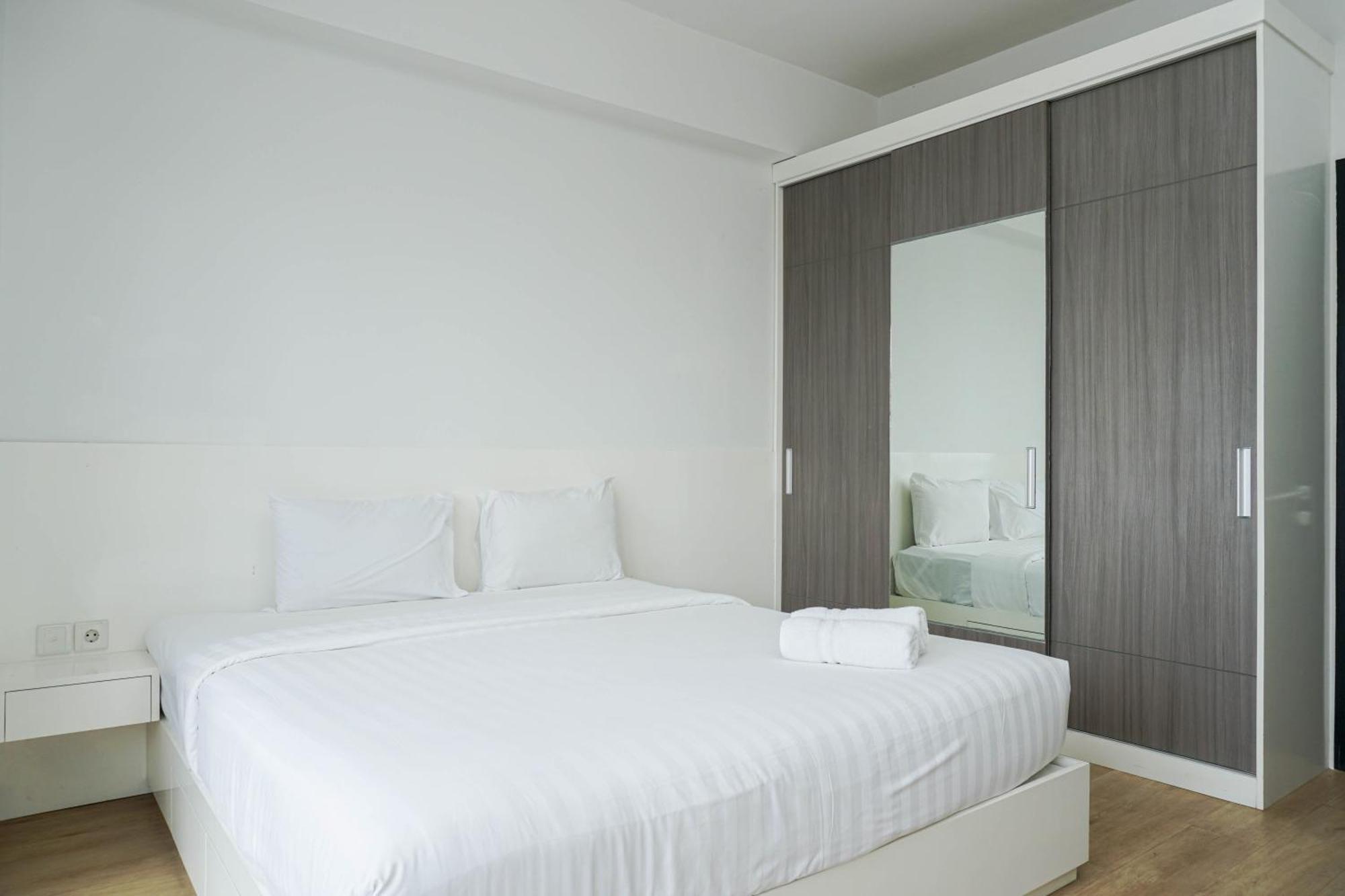 Apartment Spacious 3br Ambassade Kuningan By Travelio