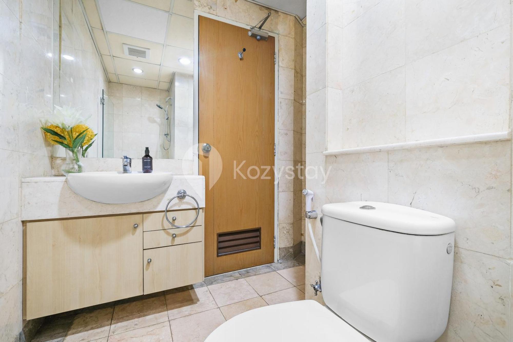 Bistre By Kozystay - Mega Kuningan Apartment