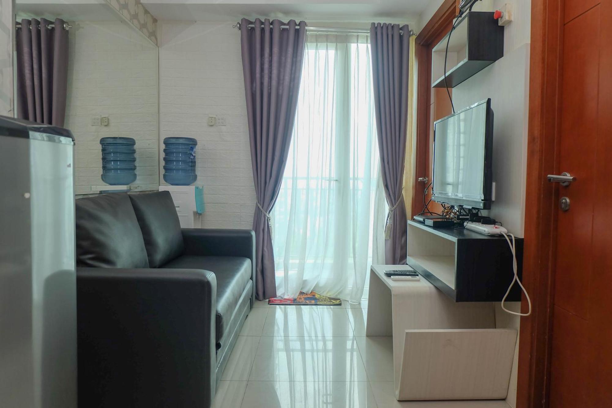 Comfort And Elegant 2br At Woodland Park By Travelio Jakarta
