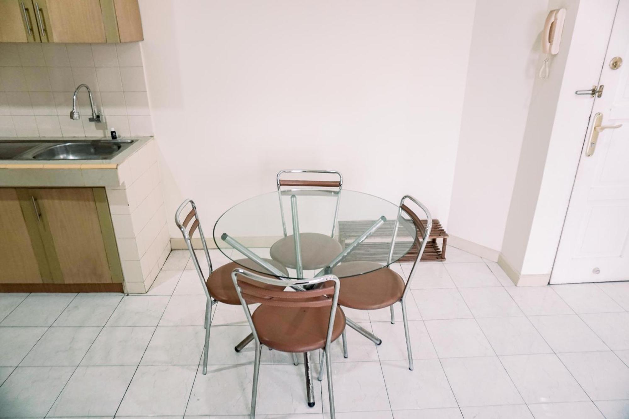 Apartment Elegant And Comfortable 2br Puri Garden By Travelio *