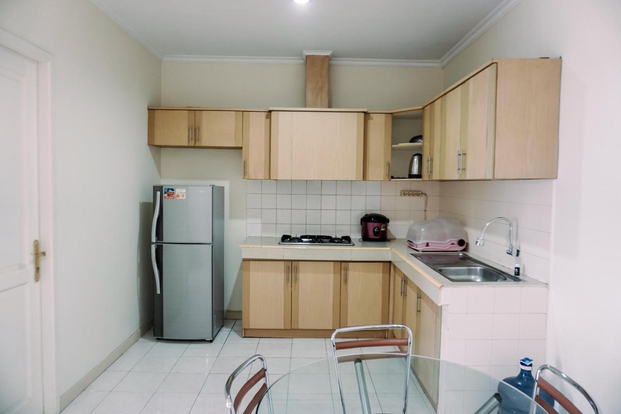 Apartment Elegant And Comfortable 2br Puri Garden By Travelio