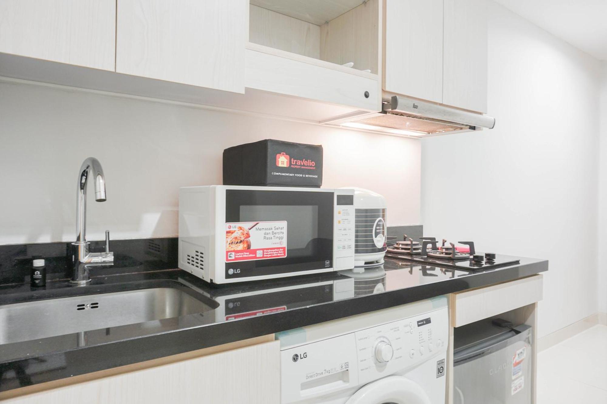 Comfy And Tidy 1br The Mansion Kemayoran Near Jiexpo By Travelio Apartment Jakarta