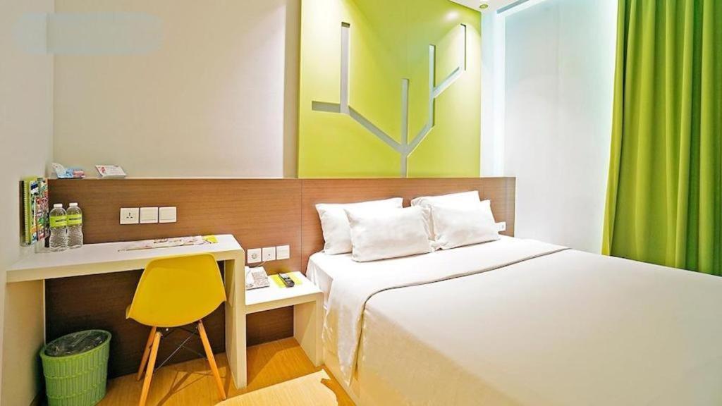 Maxonehotels.com At Pemuda Hotel 3*