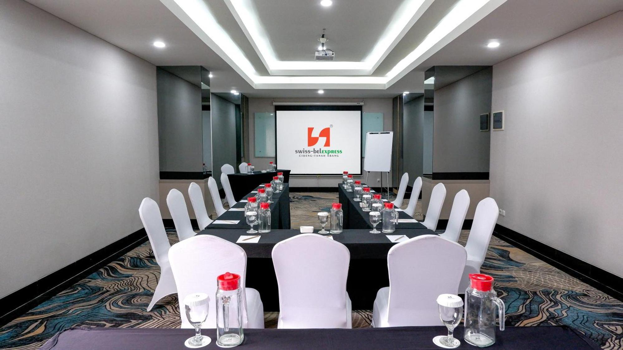 Hotel Swiss-belexpress Cideng