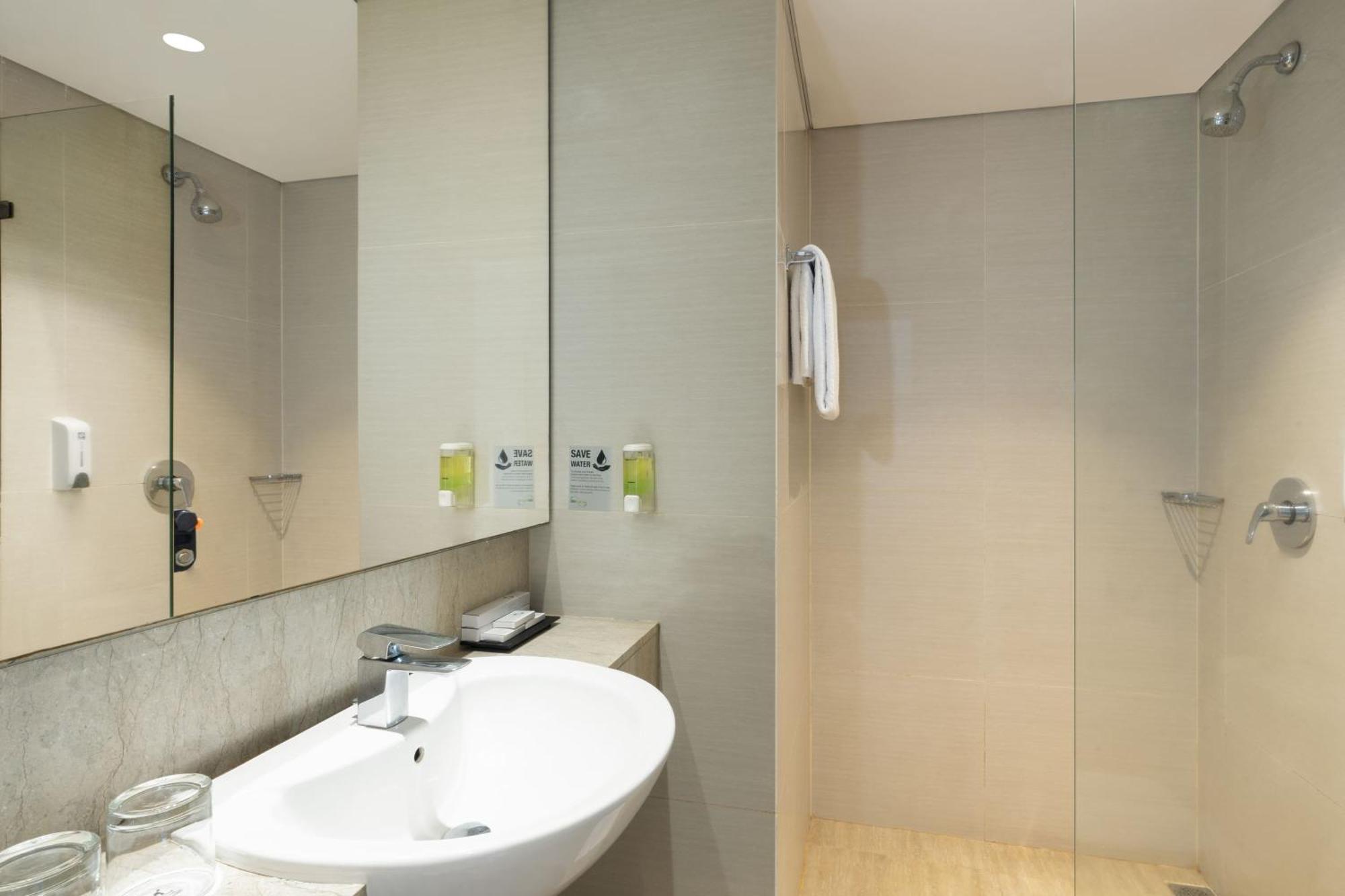 Swiss-belexpress Cideng Hotel