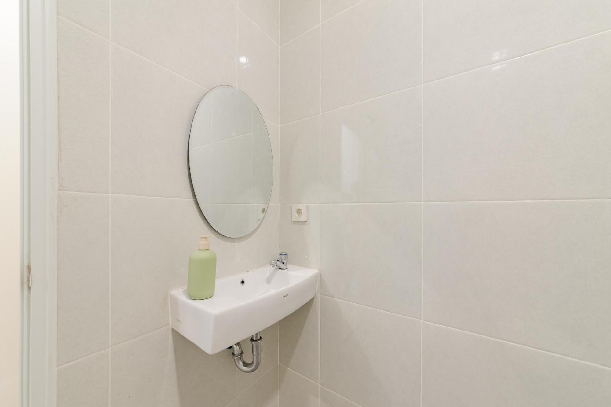 Hotel Urbanview Vineyard Cengkareng Jakarta