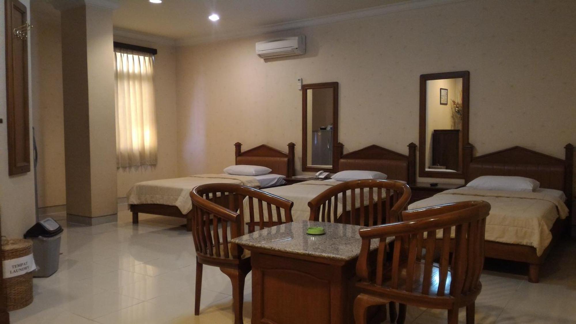 678 Kemang Powered By Cocotel 3* Jakarta