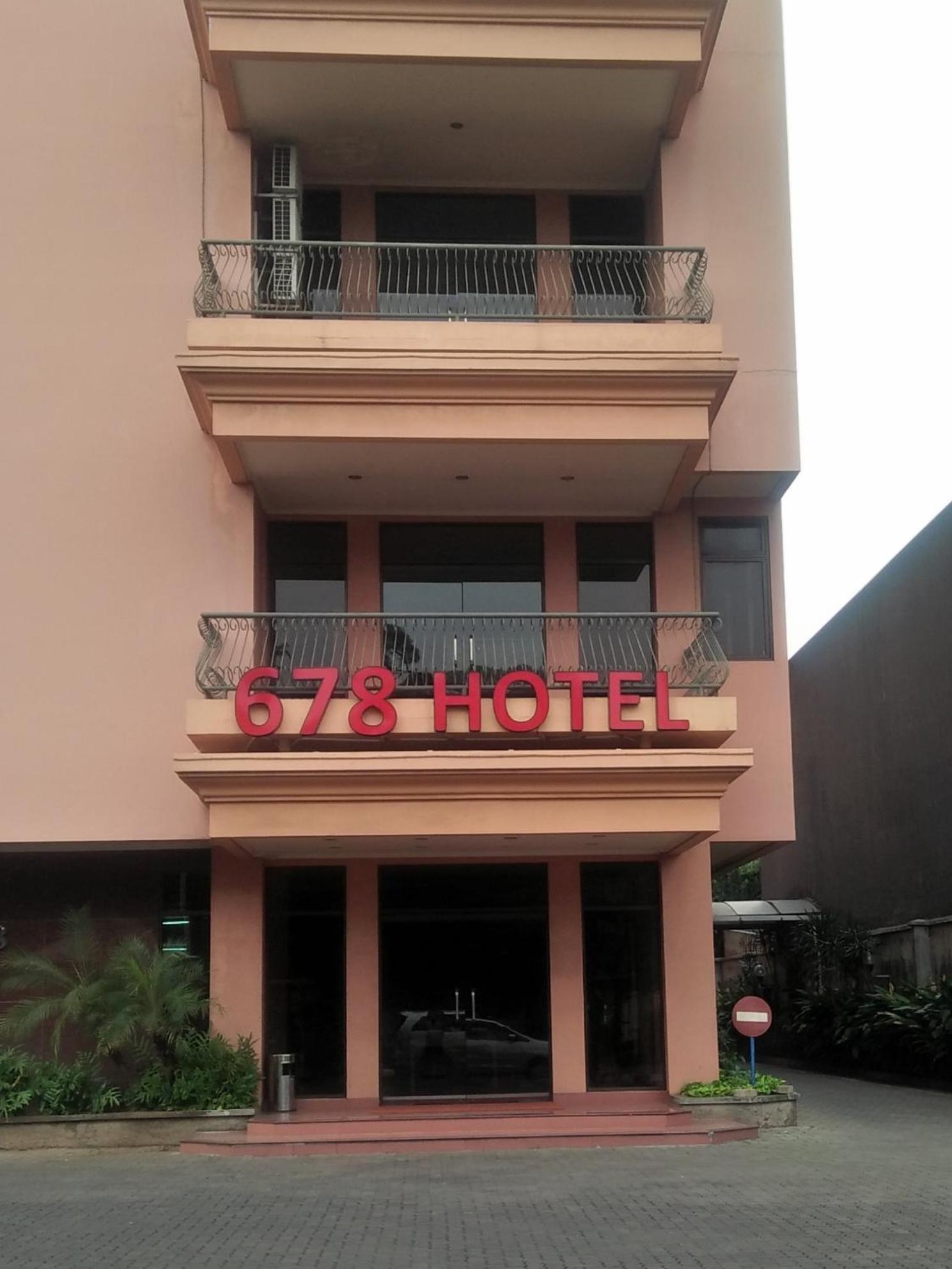 678 Kemang Powered By Cocotel