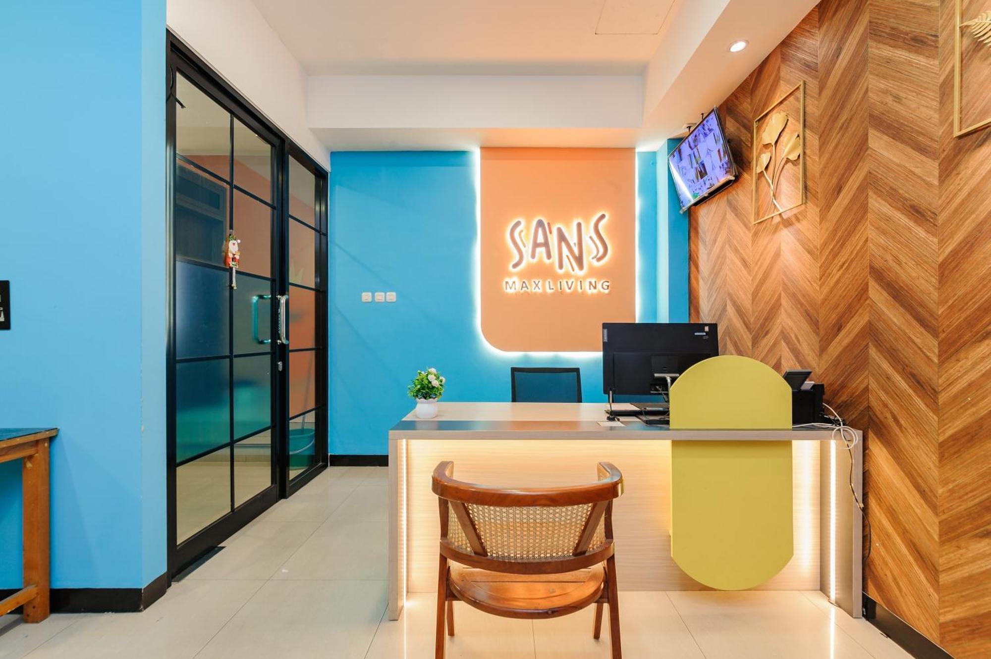 Sans Hotel Max Living Cengkareng