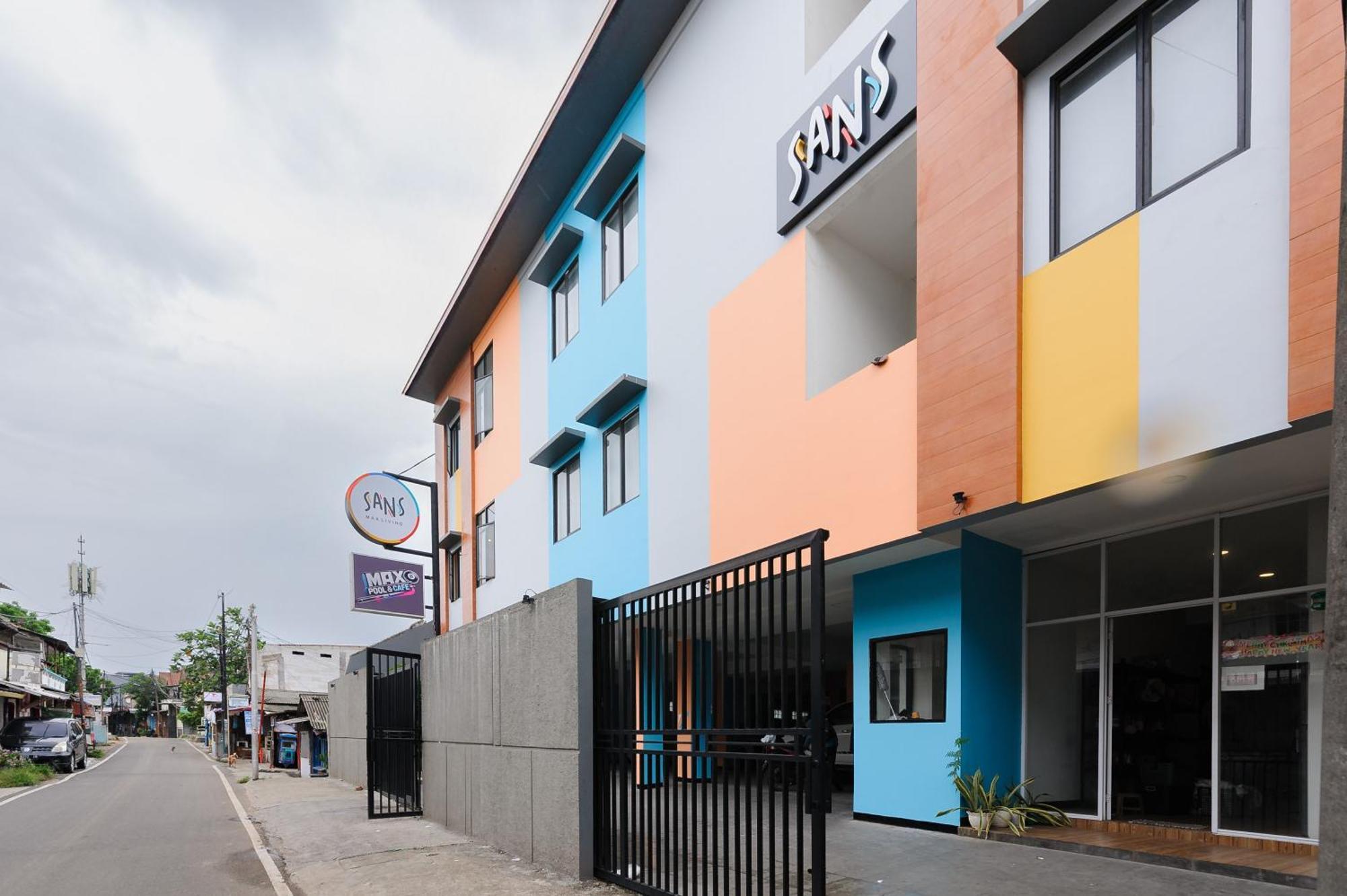 Hotel Sans Hotel Max Living Cengkareng