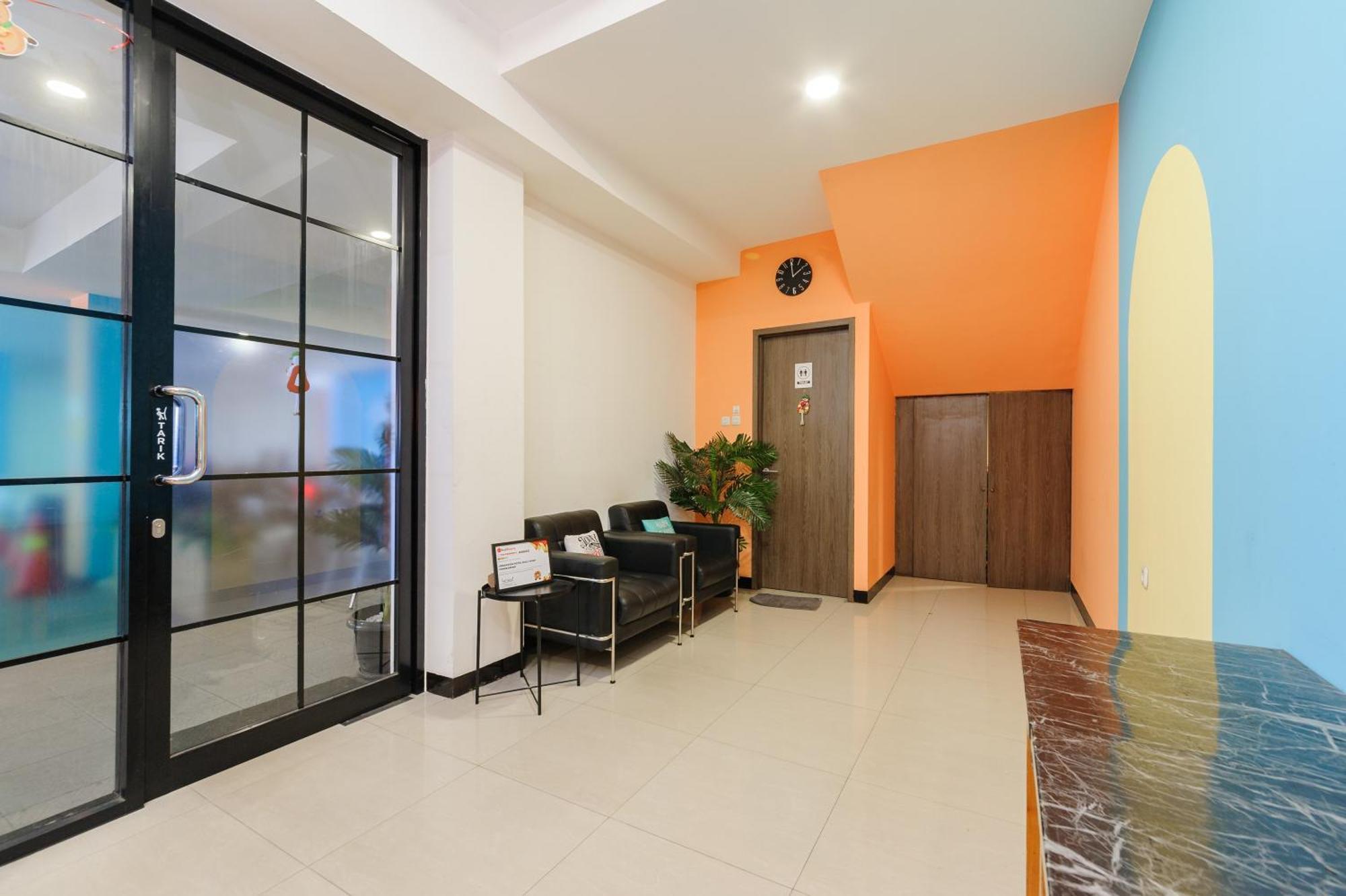Hotel Sans Hotel Max Living Cengkareng 3*