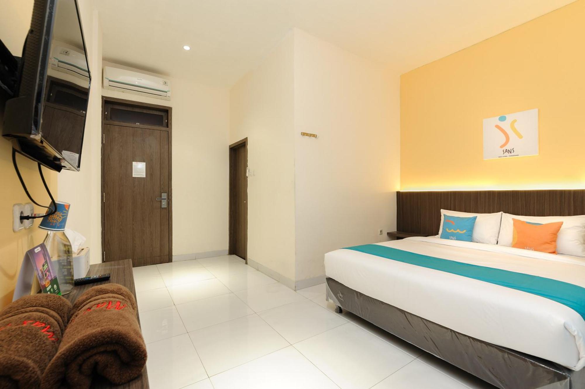 Hotel Sans Hotel Max Living Cengkareng 3*